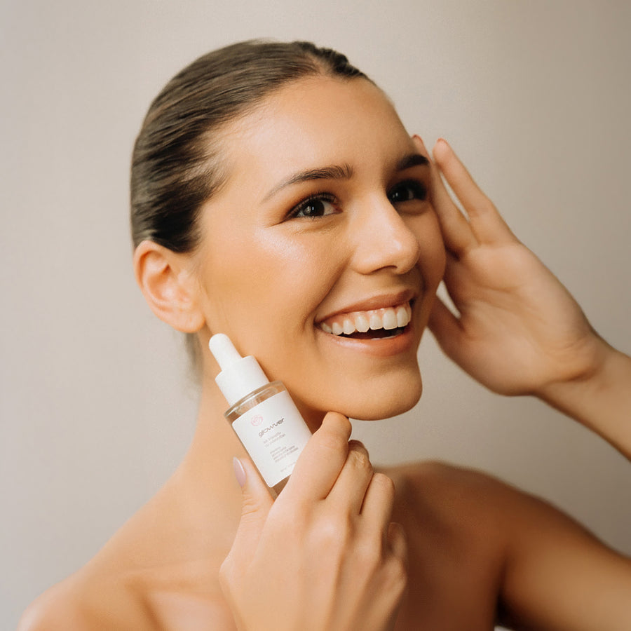 <p>CONFORT IMEDIAT.</p><p>ZERO STRÂNGERE.</p><p>STRĂLUCIRE<br/>NATURALĂ<br/>ÎN 7 ZILE.</p>